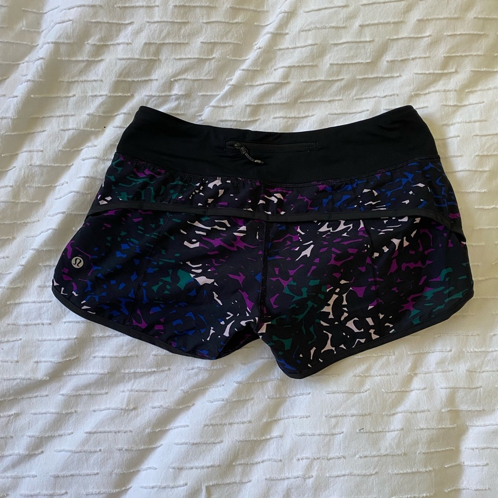 Lululemon Run Speed Up Shorts size 4 with zipper pocket